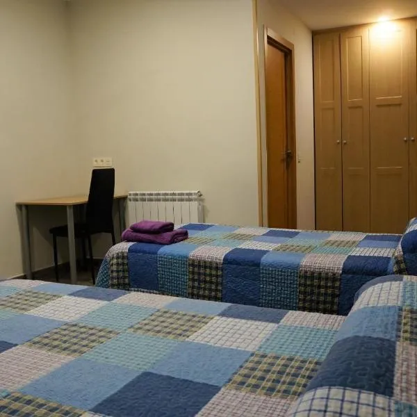 Pensión Calfred II, hotel v destinaci Logroño