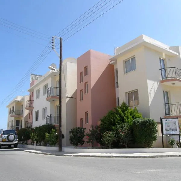 Athena and The Owl Beachside Apt, hotel v destinaci Paphos City
