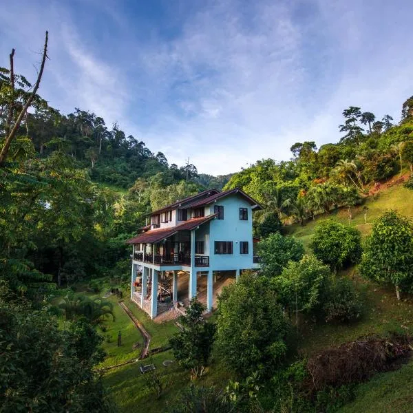 Rest Pause Rainforest Retreat, hotel en Kampung Janda Baik