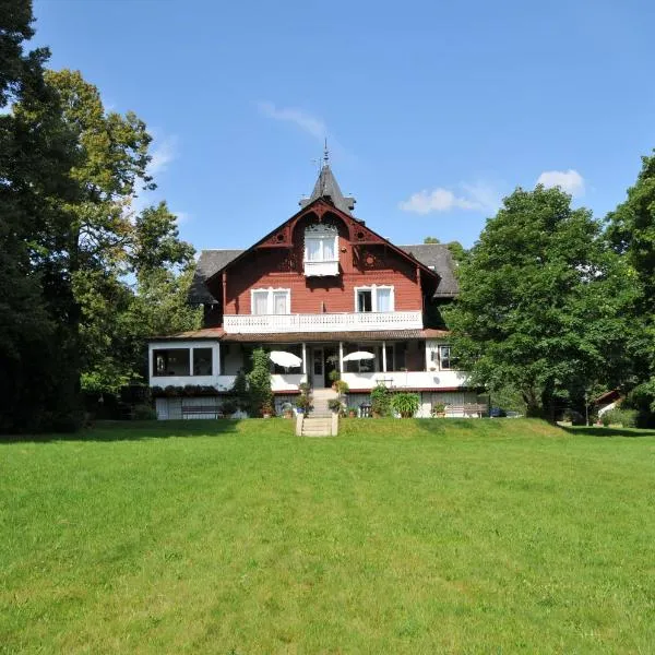 Jagdschloss Fahrenbühl Hotel Garni, hotel v mestu Rehau