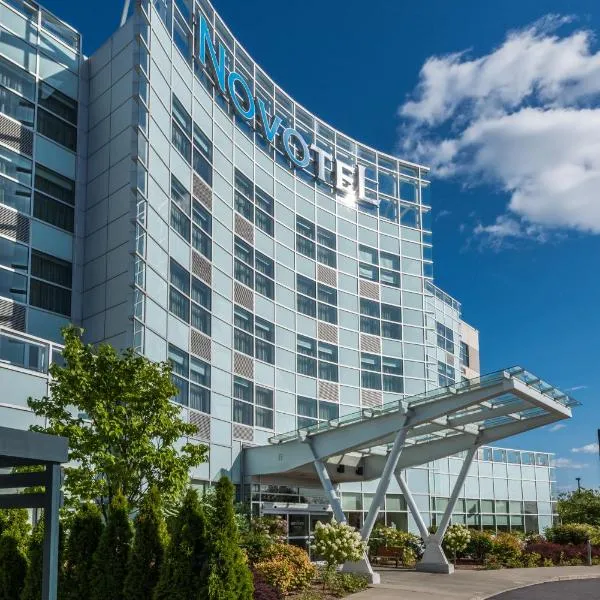 Novotel Montréal Aéroport, hotel v destinaci Dorval