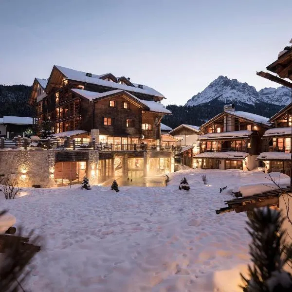 Post Alpina - Family Mountain Chalets, hotel v destinaci San Candido