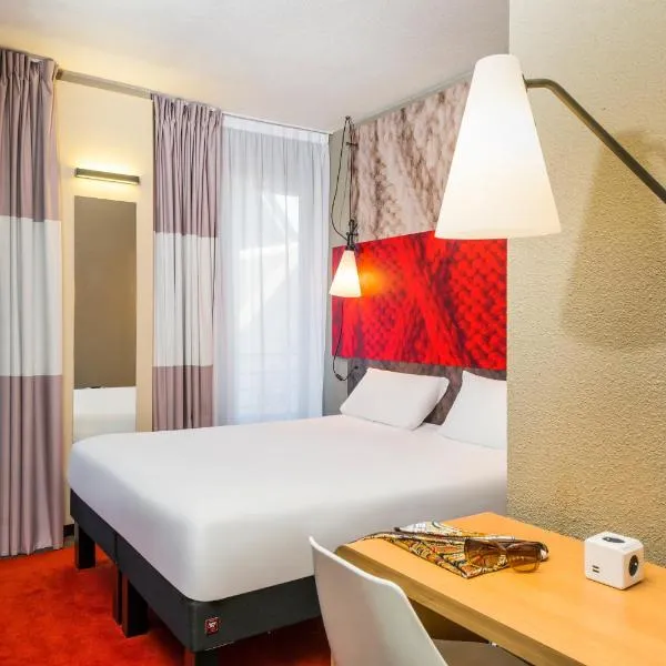ibis Clichy Centre Mairie – hotel w mieście Clichy