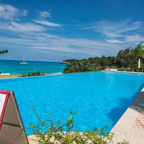 Luxury Oceanview Condo 2 BR/2.5 BA, hotel v destinaci Sosúa