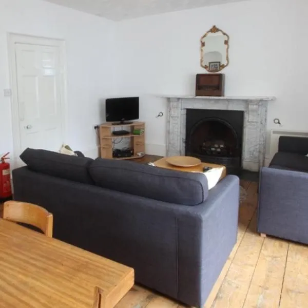 Drang house all rooms have stairs, hotel in Padstow