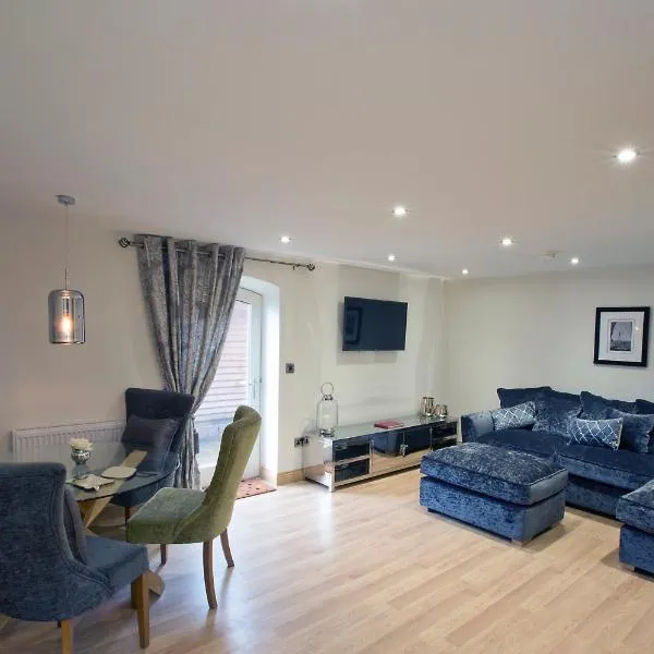 Meadowsweet Cottage, Drift House Holiday Cottages, hotel in Astbury