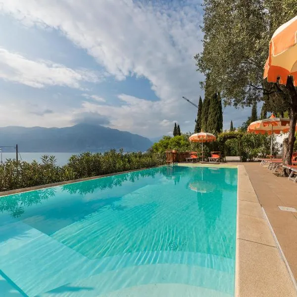 Wonderful Lake View Apartments with Pool with Breakfast GARDASEE, hotel in Torri del Benaco