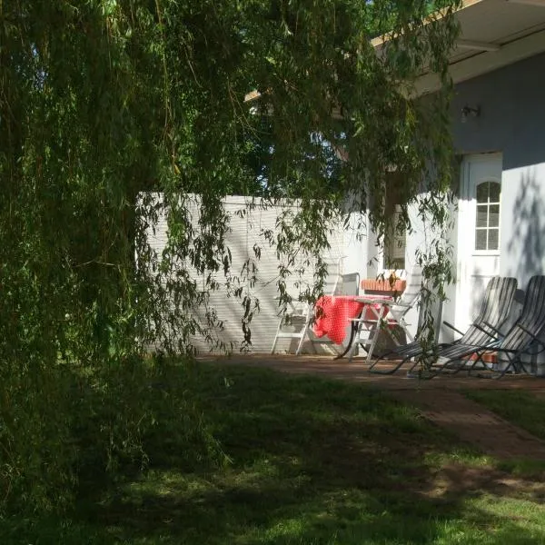 Hof Kranichweide, Ferienwohnung "Granilager"，萨勒的飯店