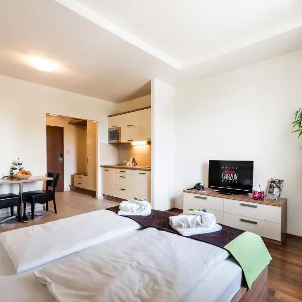 Hotel Garzon Plaza, hotel en Győr