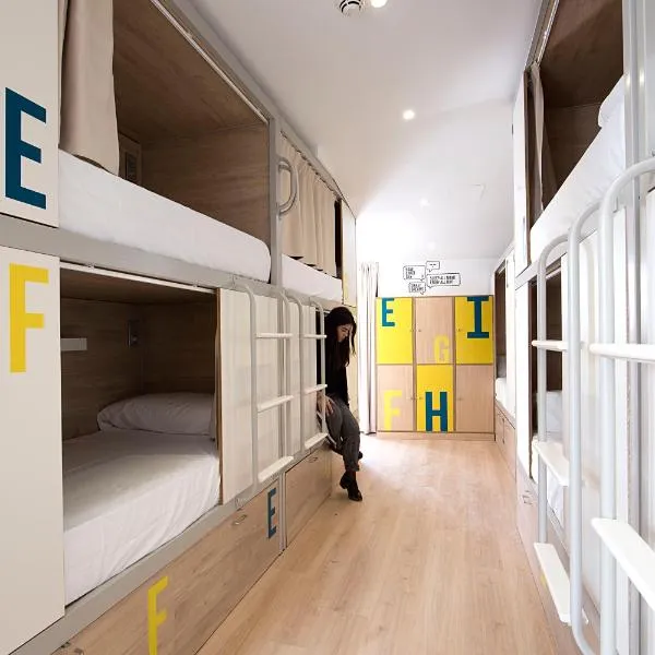 U-Sense For You Hostel Sevilla, hotel v destinaci Seville