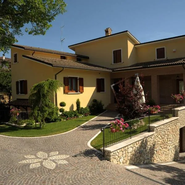 Affittacamere Fulé, hotel v destinaci Fontecchio