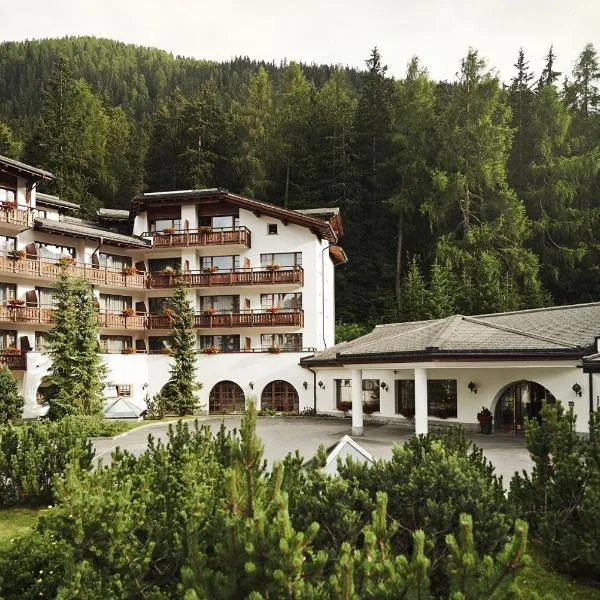 Hotel Waldhuus, hotel in Klosters Serneus