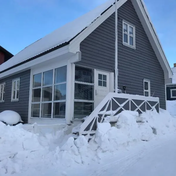 Hotel Nuuk - Apartment Nanoq, готель у місті Нуук