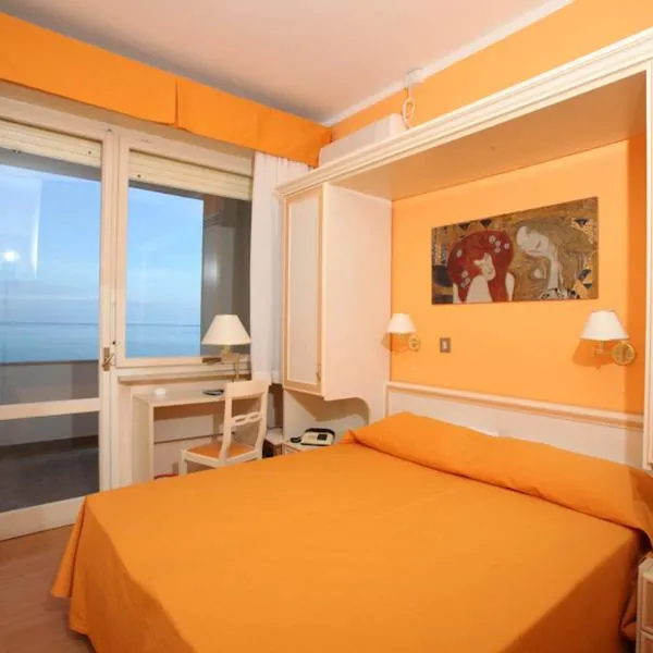 Hotel Hollywood, hotel in Senigallia