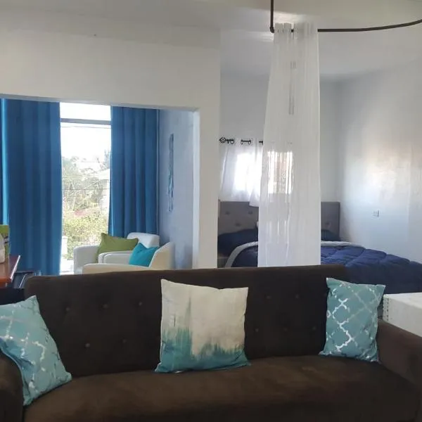 DB Tower Vacation Rental, hotel in Belize City