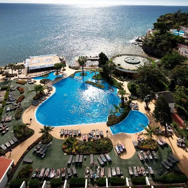 ペスターナ カールトン マデイラ オーシャン リゾート ホテル（Pestana Carlton Madeira Ocean Resort Hotel）、フンシャルのホテル