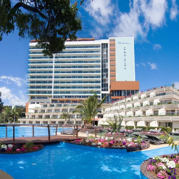 Pestana Carlton Madeira Ocean Resort Hotel, hôtel à Funchal