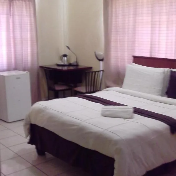 Hardrock Guest House, hotel in Francistown