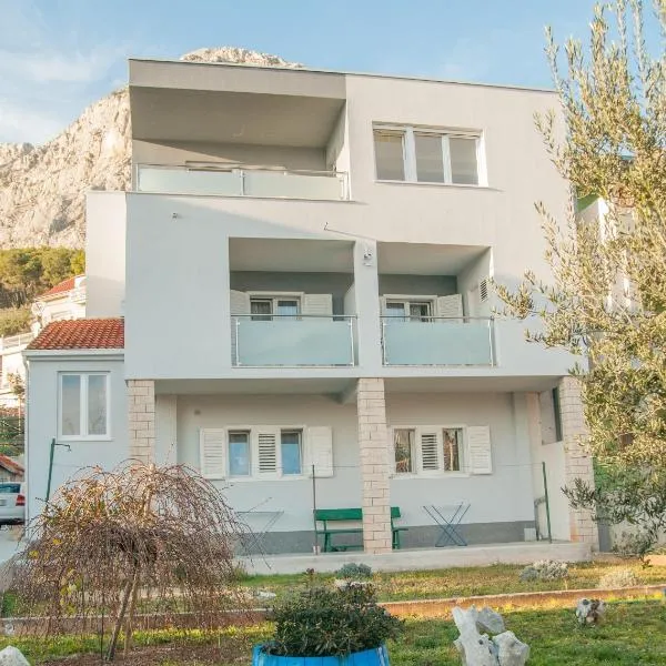 Apartments Vulić, khách sạn ở Omiš