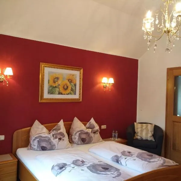 Gästezimmer Brühl, hotel v destinaci Markt Sankt Florian
