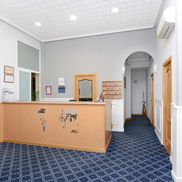 Hostal Biarritz, hotel in Madrid