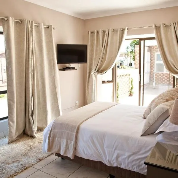 12 On Top Guesthouse, hotel v destinaci Piet Retief
