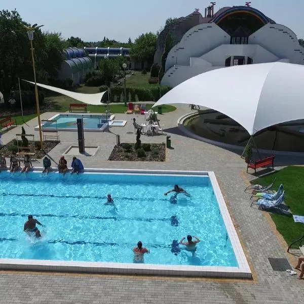 Hőforrás Hotel, hotel v destinácii Gyula