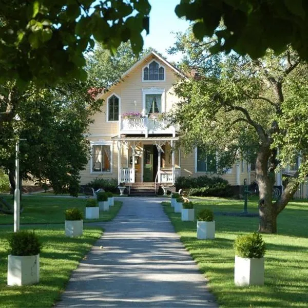 Warfsholm, hotel em Västergarn