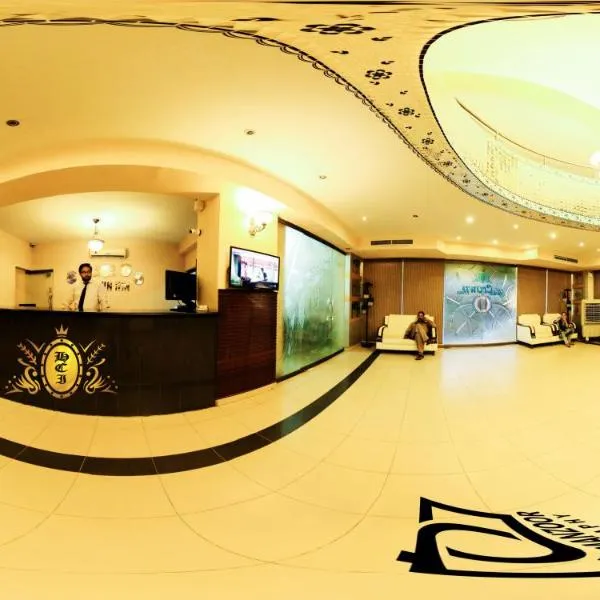 Hotel Crown Inn: Karaçi şehrinde bir otel