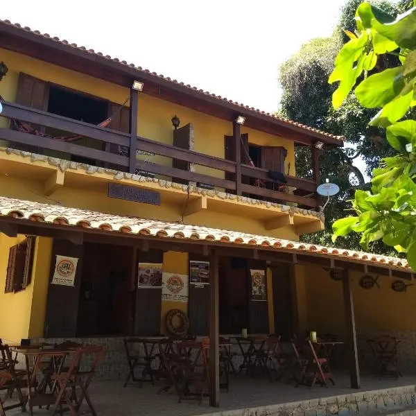 Pousada Tony Montana: Praia de Araçatiba'da bir otel