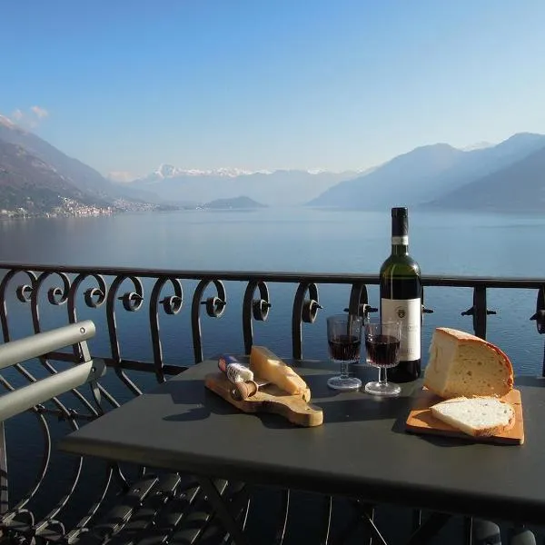 Charming house with private dock on Lake Como, hotel v destinácii Argegno