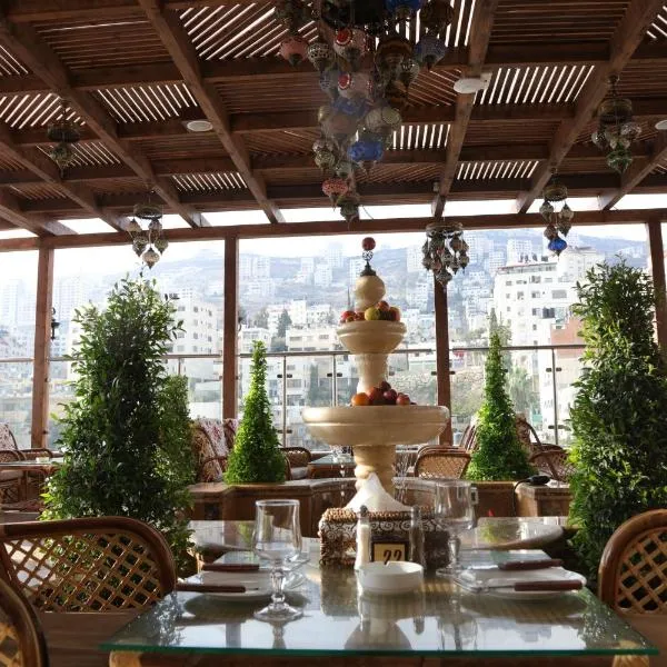 Royal Suites, готель у місті Наблус
