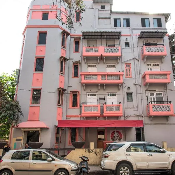 Backpacker Cowies, hotel v Bombaji