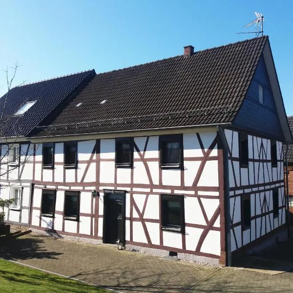 Gräfrath Gästehaus Neunkirchen-Seelscheid、Söntgerathのホテル