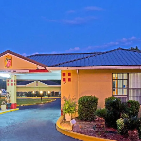 Super 8 by Wyndham Chipley, hotel v destinaci Chipley