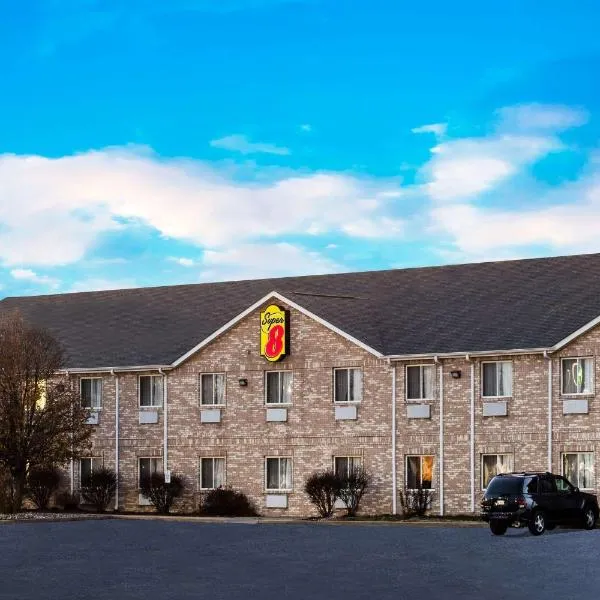 Super 8 by Wyndham Remington, hotel in Rensselaer