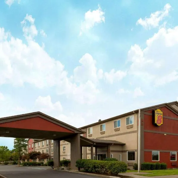 Super 8 by Wyndham Woodburn, hotel in Molalla