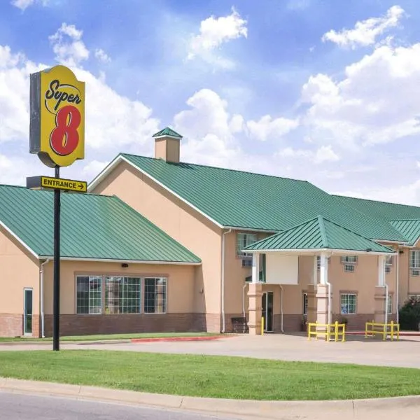 Super 8 by Wyndham Winfield-Quail Ridge Area, hotell i Arkansas City