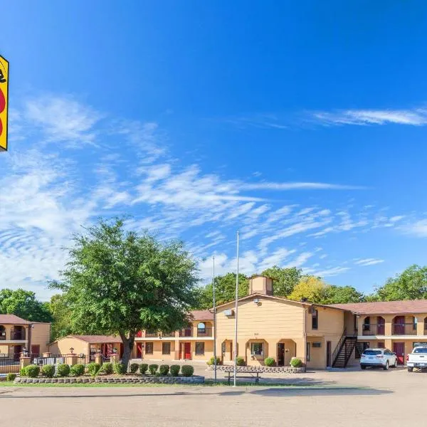Super 8 by Wyndham Mt. Pleasant TX, hotel v destinaci Mount Pleasant