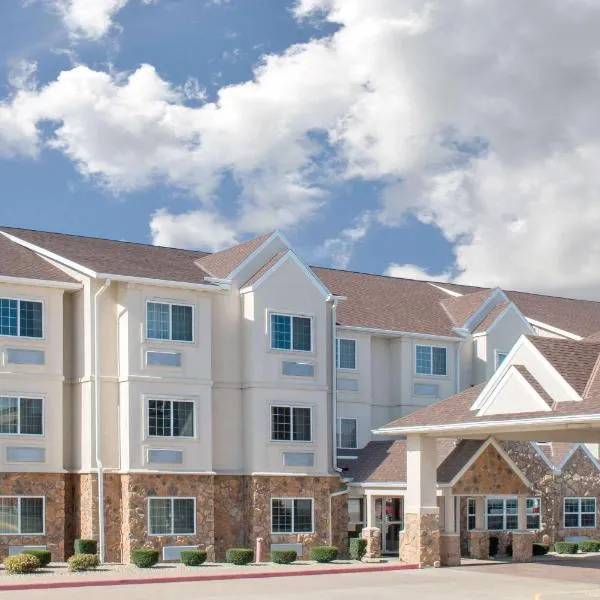 Microtel Inn & Suites Quincy by Wyndham, hotel in Canton