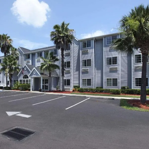 Microtel Inn & Suites by Wyndham Palm Coast I-95, hotelli kohteessa Palm Coast