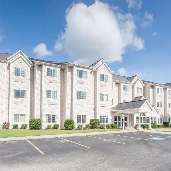 Microtel Inn by Wyndham Rogers, hotel v destinaci Rogers