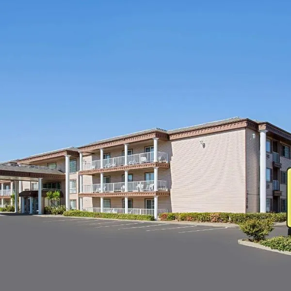 Super 8 by Wyndham Oroville, hotel di Gridley