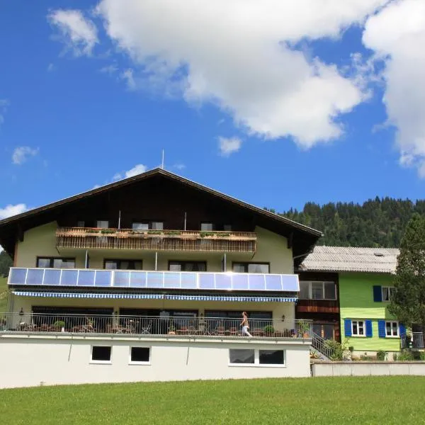 Katharinahof Ferienpension、Sibratsgfällのホテル