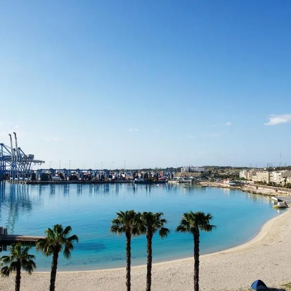 SEAFRONT I Pretty Bay Apartments, hotel di Birzebbuga