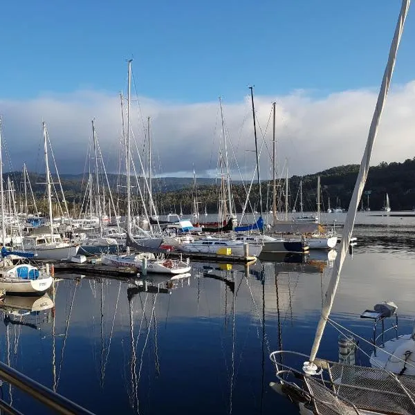 Oyster Cove Chalet、Ketteringのホテル