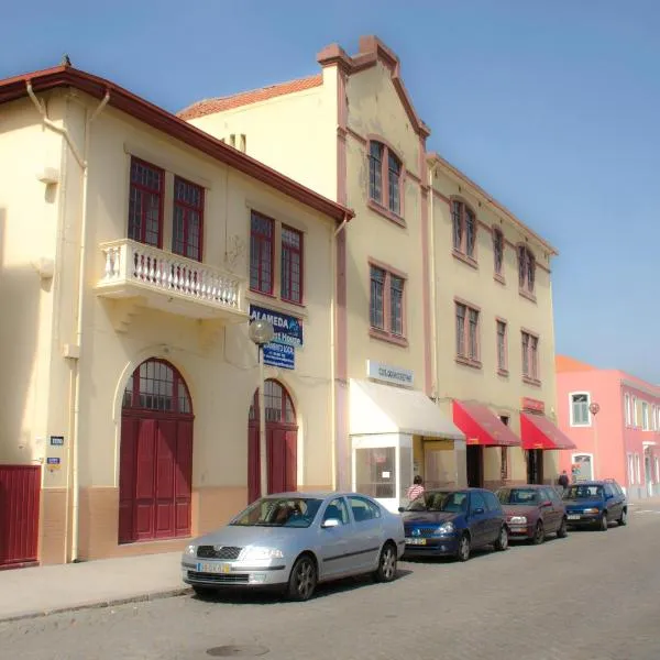 Alameda Guest House, hotel u gradu Espinjo