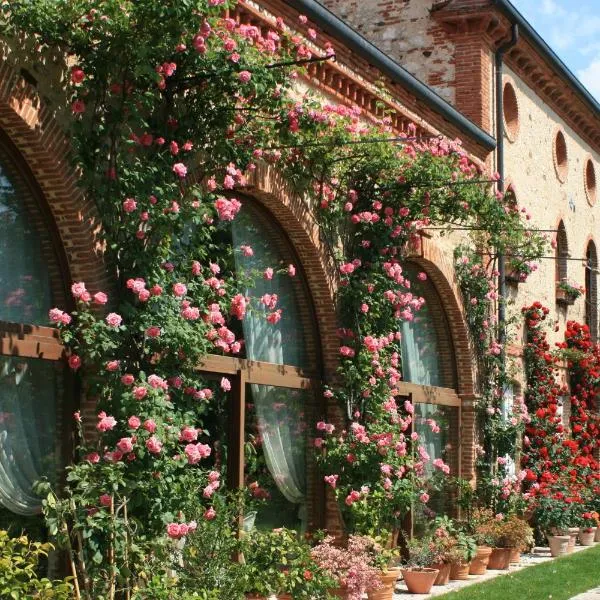 Locanda La Corte Dei Galli, hotel v destinaci Carre