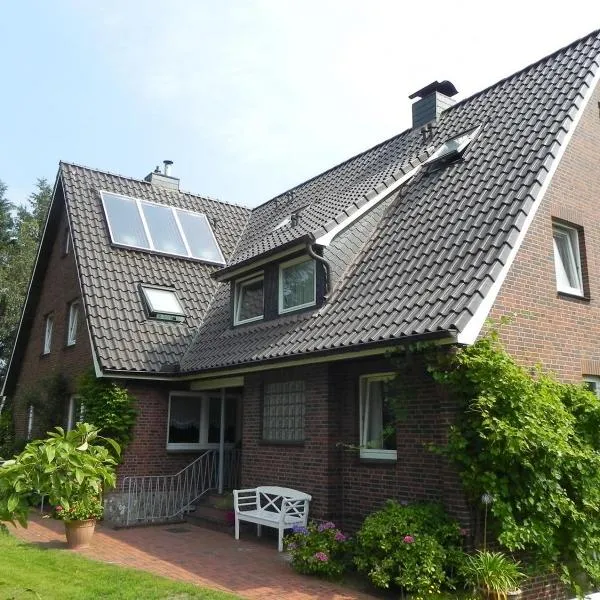 Haus *Üüs Aran* Wohnung Nr. 3, hotel in Nebel
