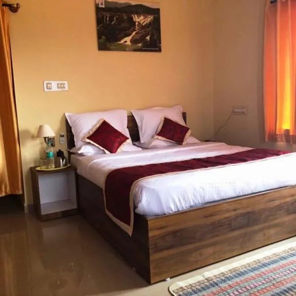 KSTDC Hotel Mayura Bharachukki, Shivanasamudra, hotel v destinaci Sivasamudram